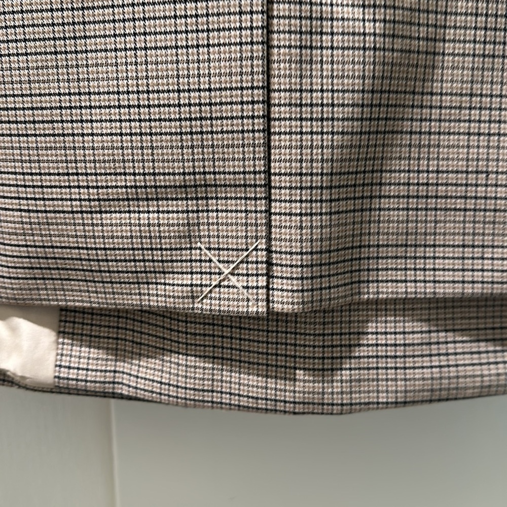 Blazer - Picture 5 of 5